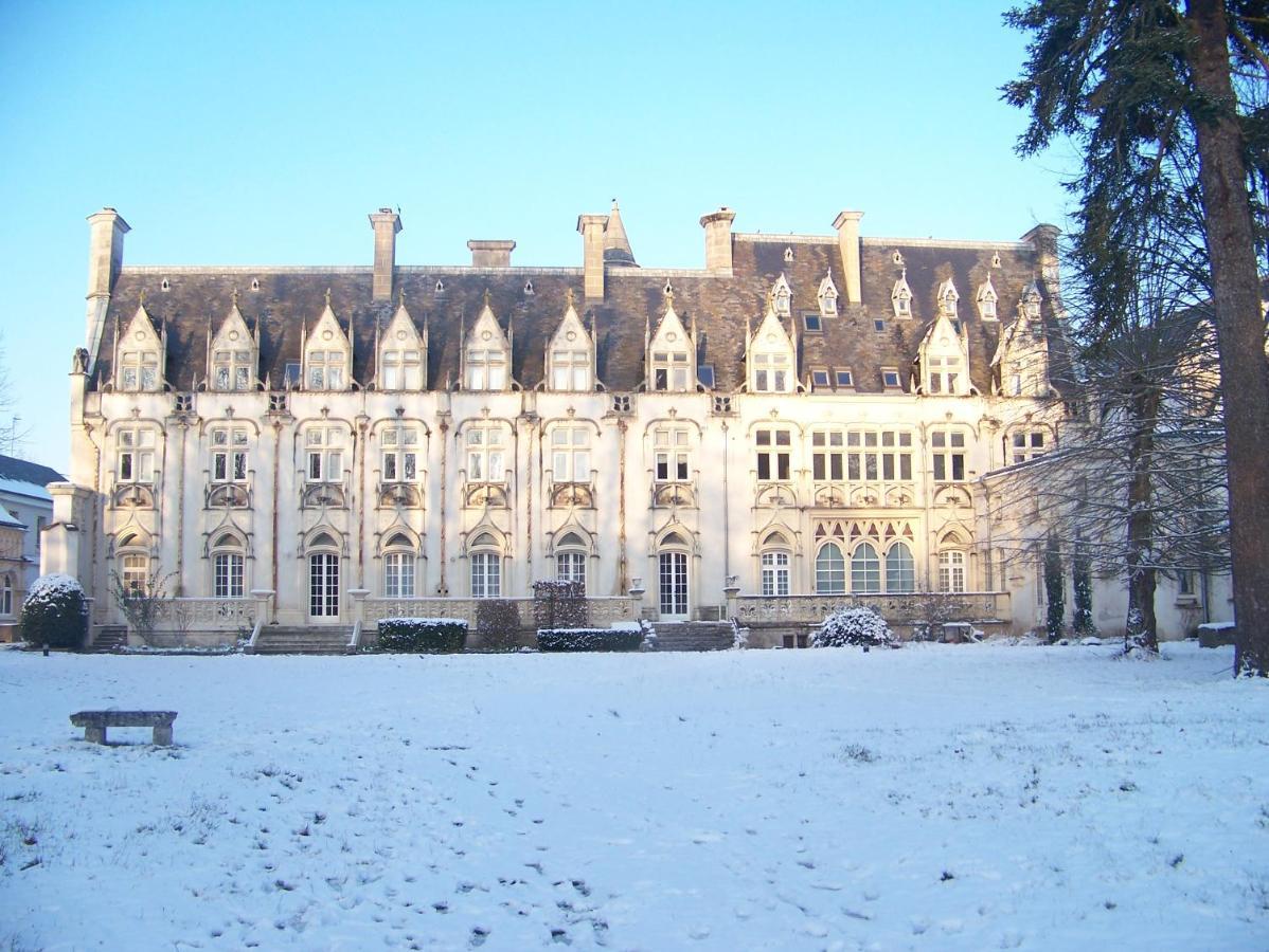 Charmant Studio Au Calme Tout Confort Dans Chateau Neo Gothique Proche Zenith Comet Orleans Parking Voiture Gratuit Wifi Haut Debit Rue Des Montees Exterior foto